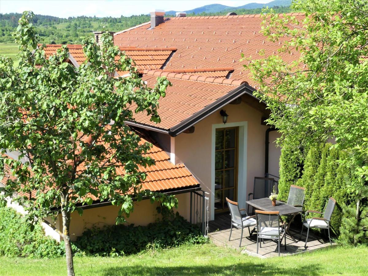 Pension Na Meji Pivka Eksteriør bilde
